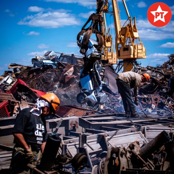 Phế Liệu Phúc Long nổi bật là một trong những đơn vị mua phế liệu sắt thép uy tín