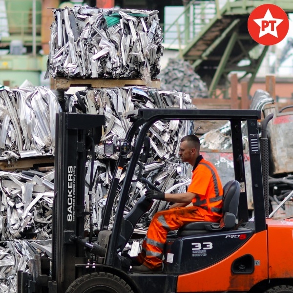 Vận chuyển phế liệu về điểm thu mua hợp kim phế liệu